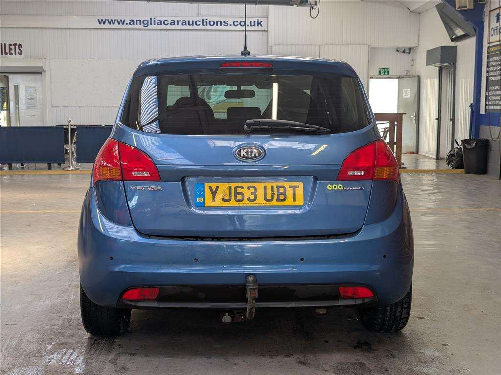 <p>2014 KIA VENGA 3 ECODYNAMICS CRDI</p>