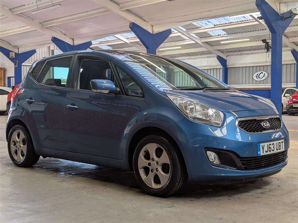 <p>2014 KIA VENGA 3 ECODYNAMICS CRDI</p>