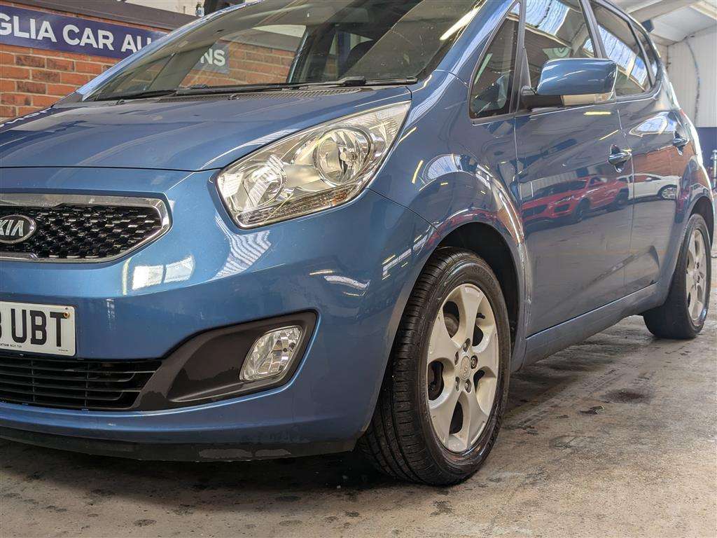 <p>2014 KIA VENGA 3 ECODYNAMICS CRDI</p>
