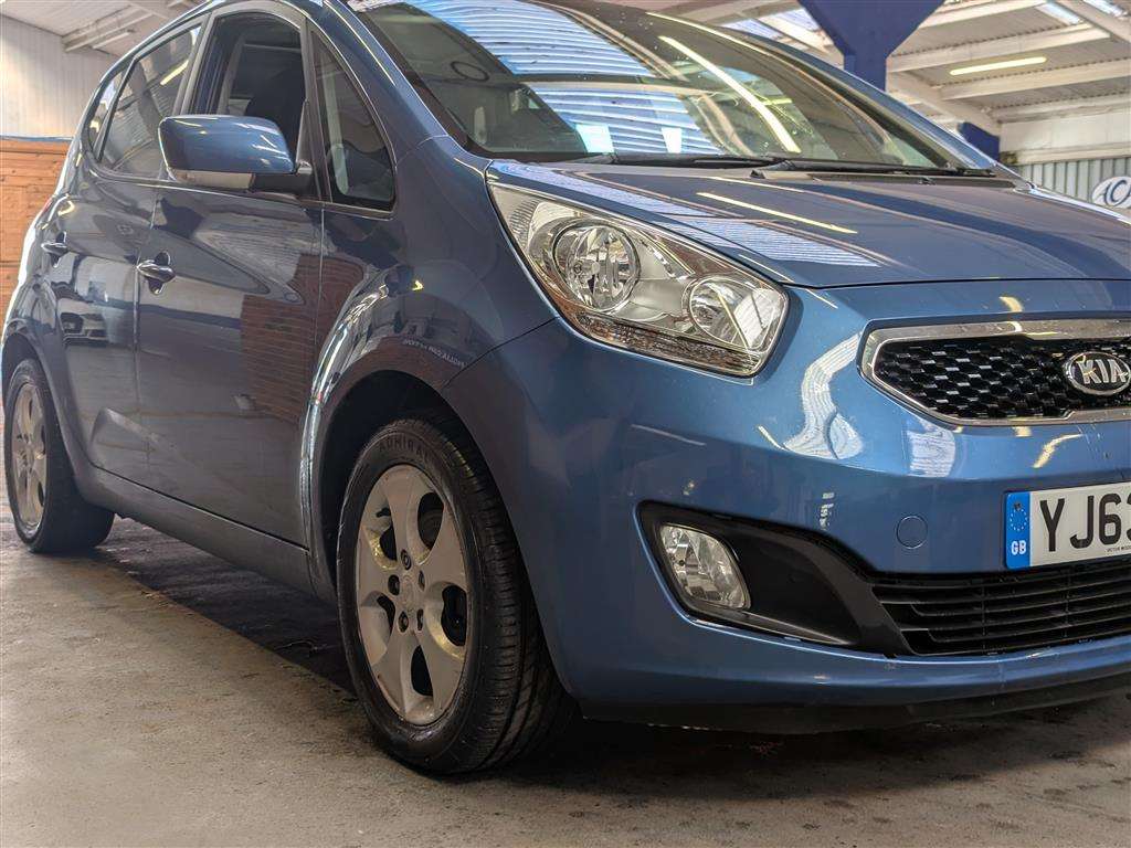 <p>2014 KIA VENGA 3 ECODYNAMICS CRDI</p>