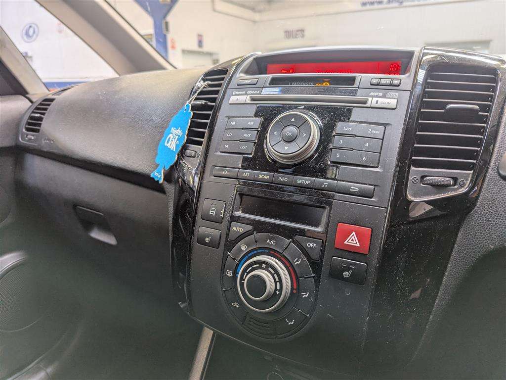 <p>2014 KIA VENGA 3 ECODYNAMICS CRDI</p>