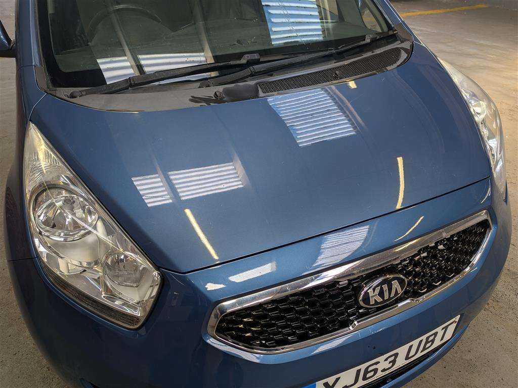 <p>2014 KIA VENGA 3 ECODYNAMICS CRDI</p>