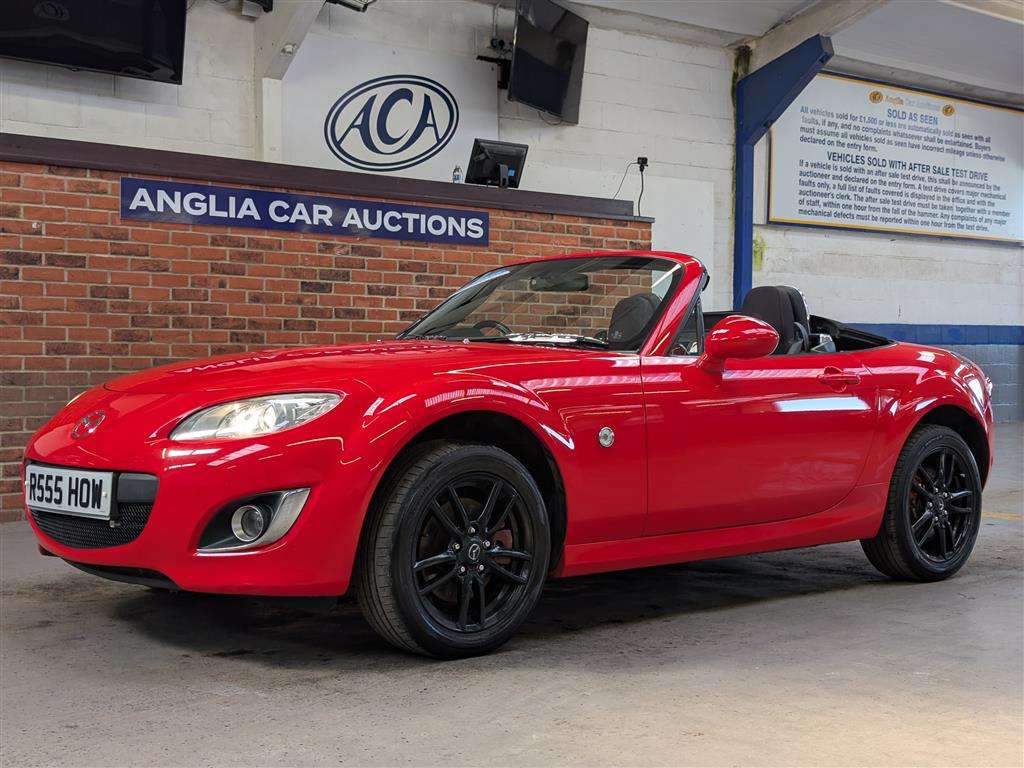 <p>2011 MAZDA MX-5 I SE</p>