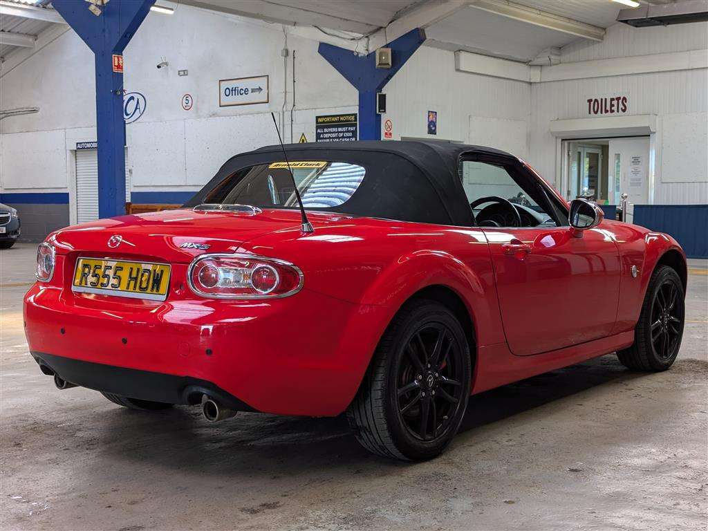 <p>2011 MAZDA MX-5 I SE</p>
