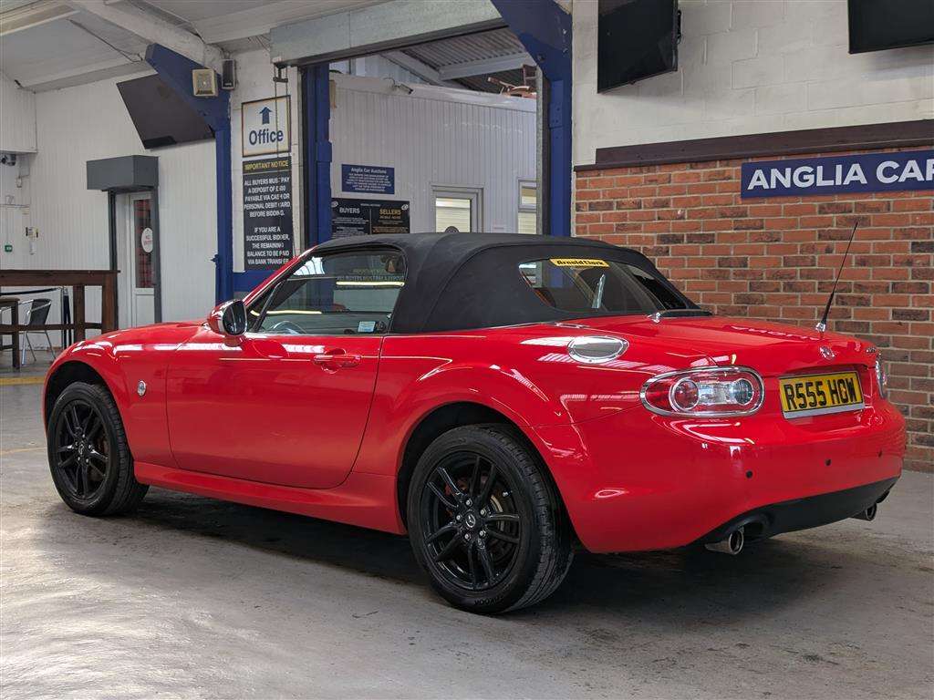 <p>2011 MAZDA MX-5 I SE</p>