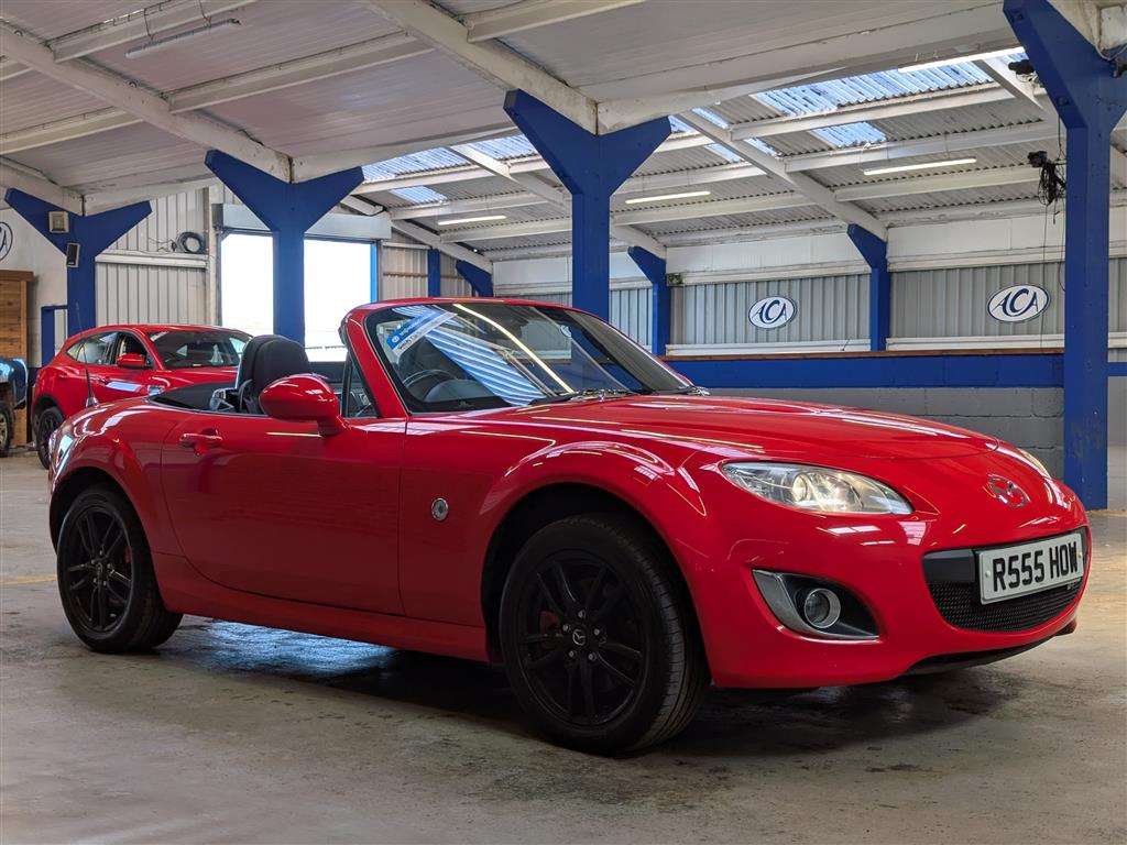 <p>2011 MAZDA MX-5 I SE</p>