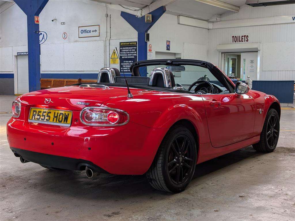 <p>2011 MAZDA MX-5 I SE</p>