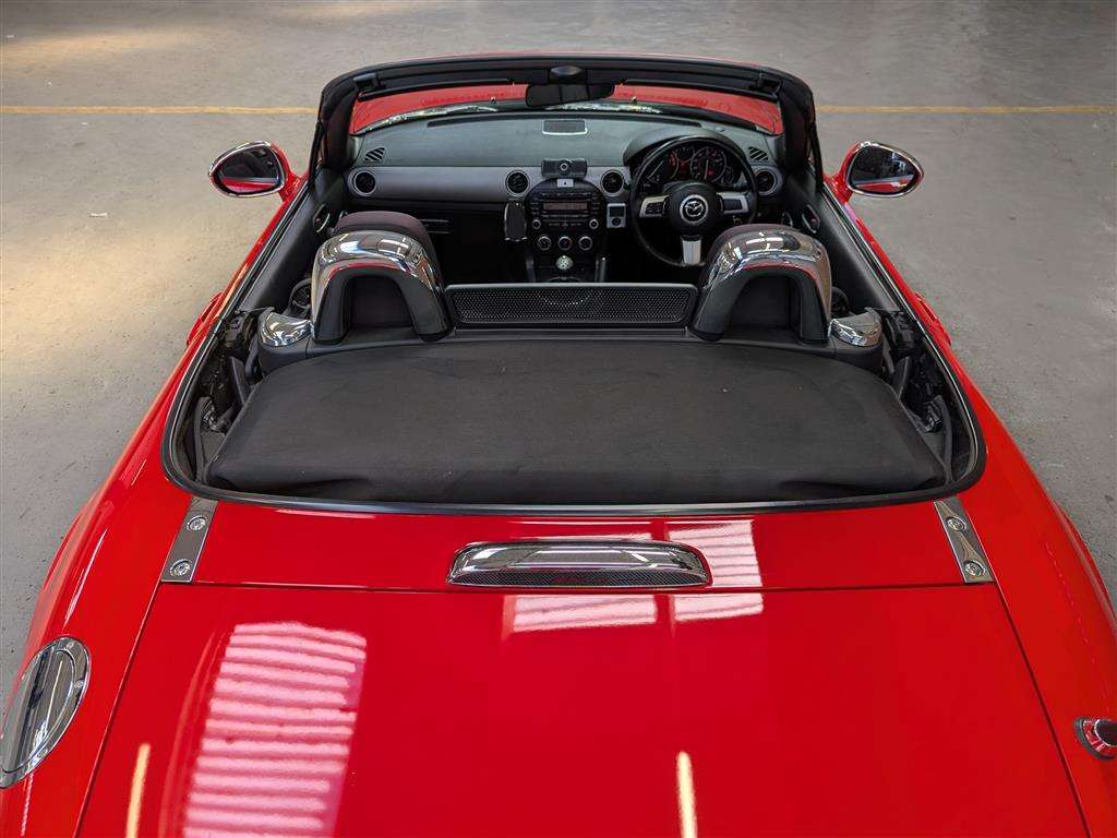 <p>2011 MAZDA MX-5 I SE</p>