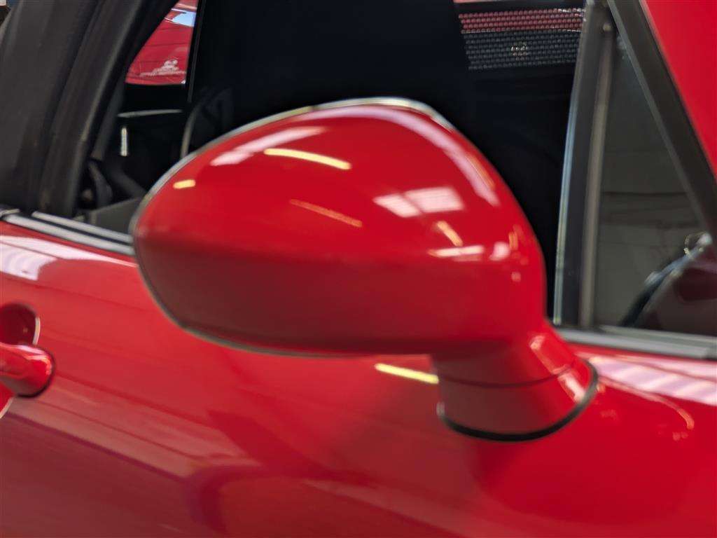 <p>2011 MAZDA MX-5 I SE</p>