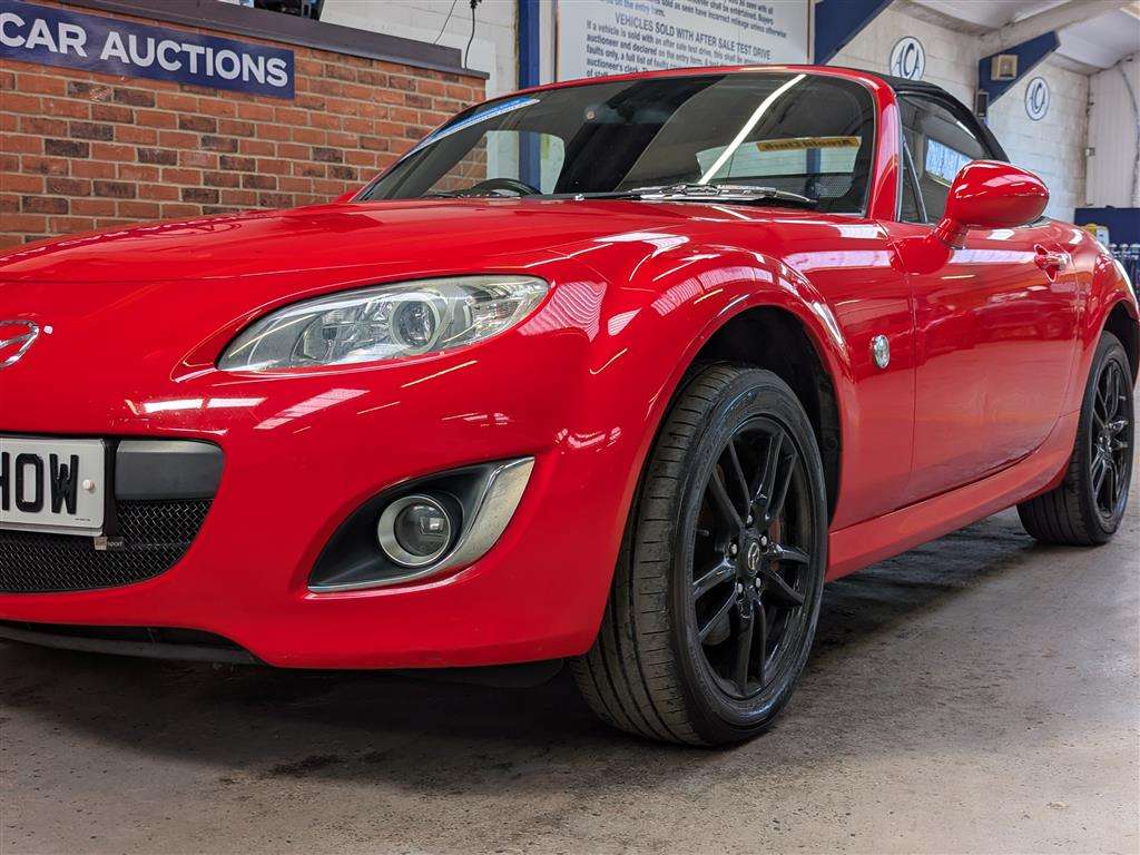<p>2011 MAZDA MX-5 I SE</p>