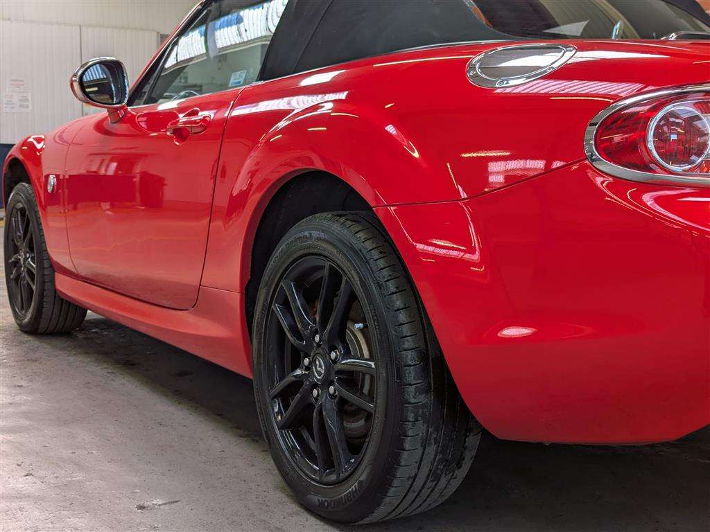 <p>2011 MAZDA MX-5 I SE</p>