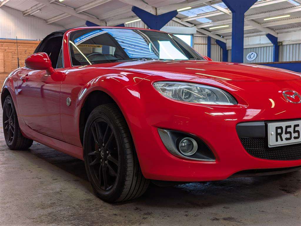 <p>2011 MAZDA MX-5 I SE</p>