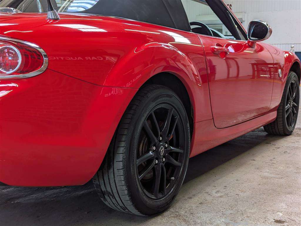 <p>2011 MAZDA MX-5 I SE</p>