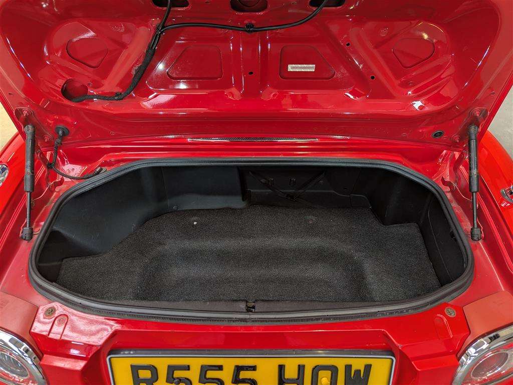 <p>2011 MAZDA MX-5 I SE</p>