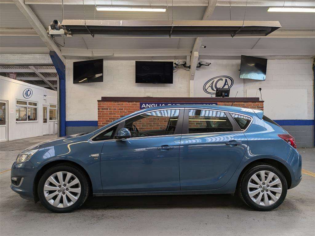 <p>2014 VAUXHALL ASTRA ELITE</p>