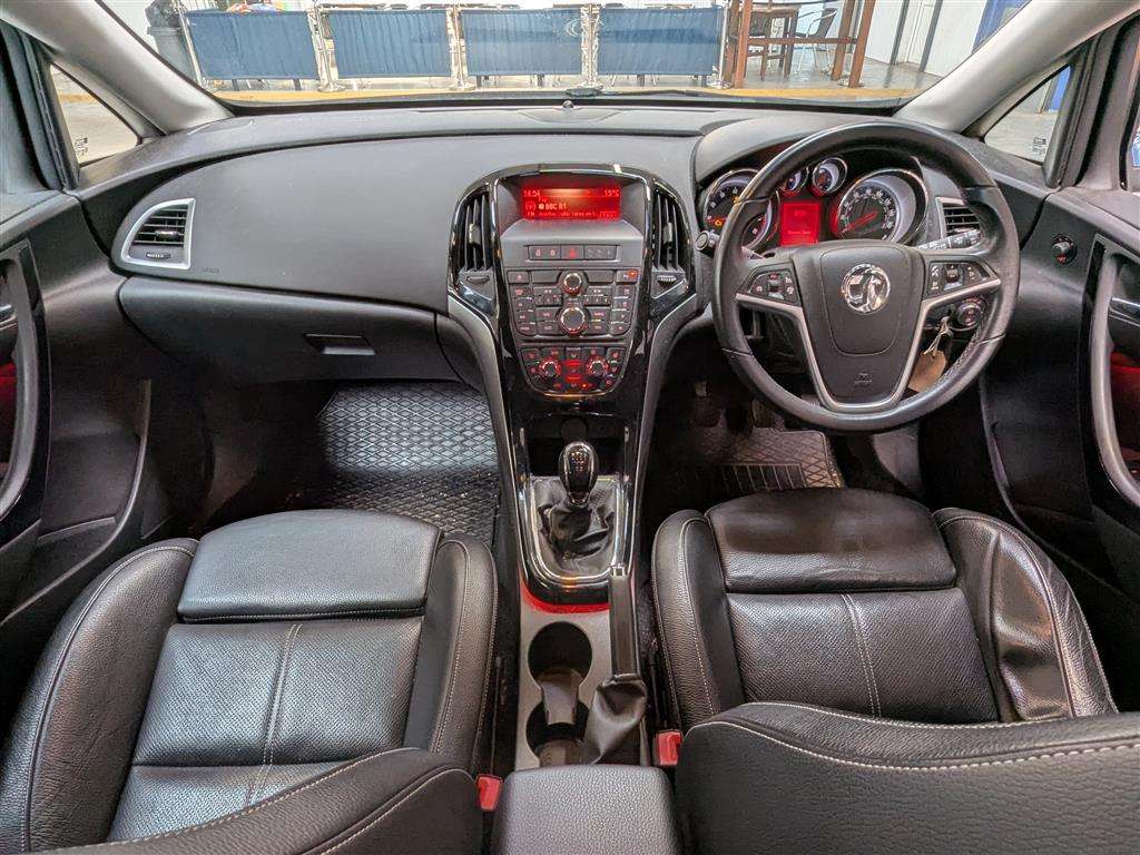 <p>2014 VAUXHALL ASTRA ELITE</p>