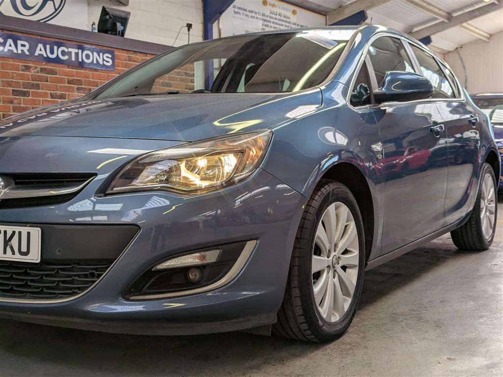 <p>2014 VAUXHALL ASTRA ELITE</p>