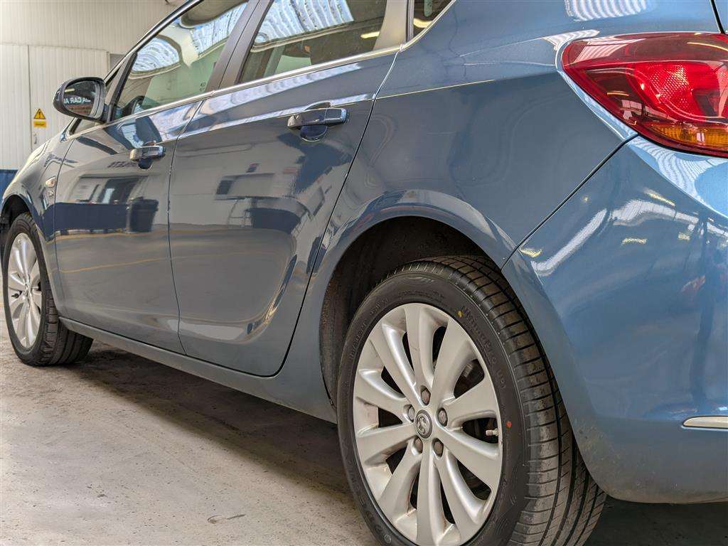 <p>2014 VAUXHALL ASTRA ELITE</p>