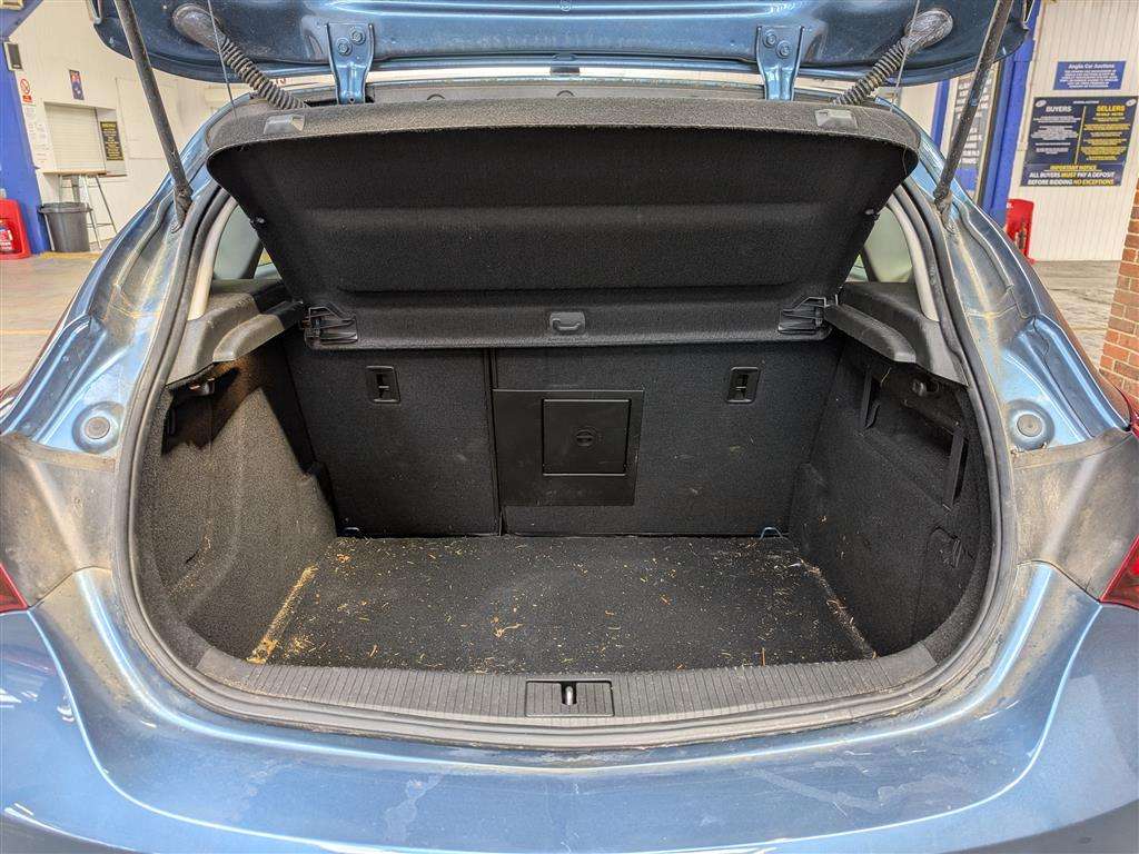 <p>2014 VAUXHALL ASTRA ELITE</p>