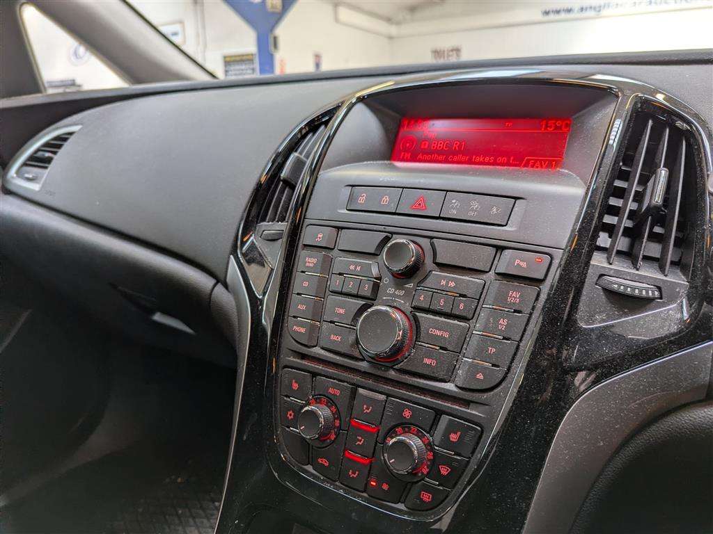 <p>2014 VAUXHALL ASTRA ELITE</p>