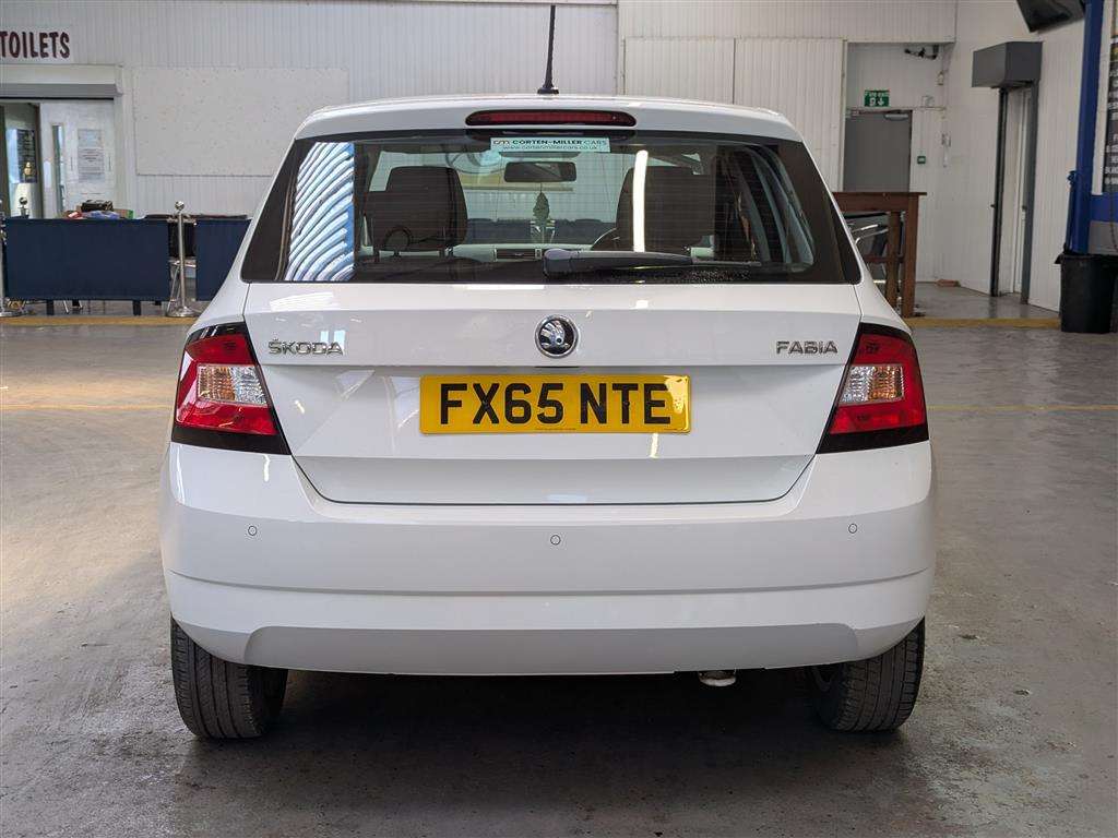 <p>2015 SKODA FABIA SE MPI</p>
