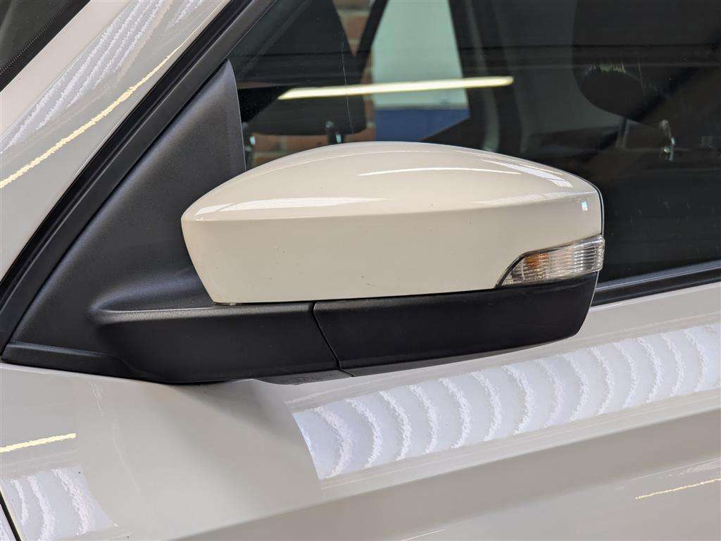 <p>2015 SKODA FABIA SE MPI</p>