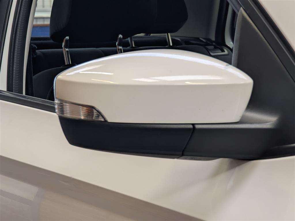 <p>2015 SKODA FABIA SE MPI</p>