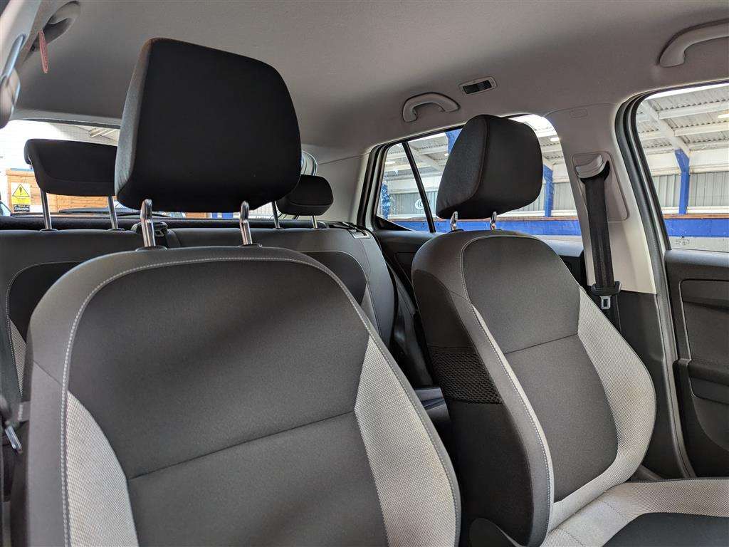 <p>2015 SKODA FABIA SE MPI</p>