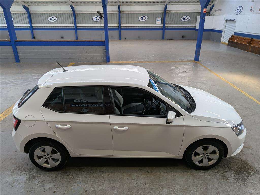 <p>2015 SKODA FABIA SE MPI</p>