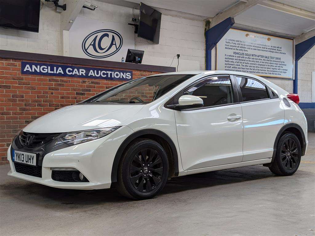 <p>2013 HONDA CIVIC I-DTEC ES</p>