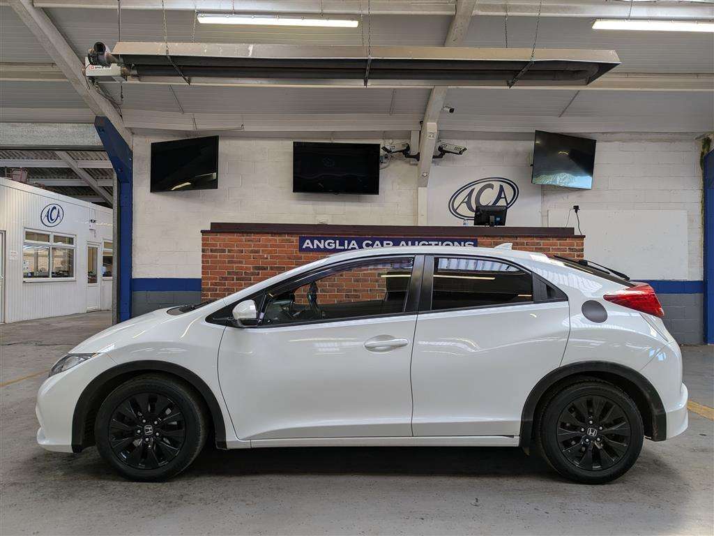 <p>2013 HONDA CIVIC I-DTEC ES</p>