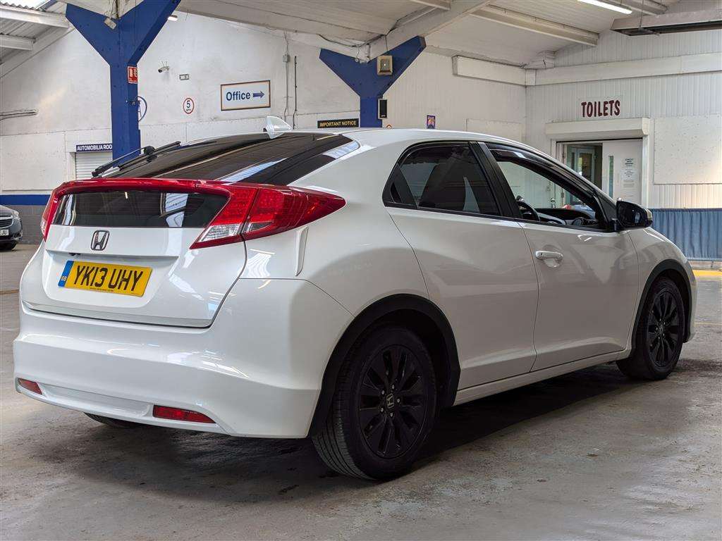 <p>2013 HONDA CIVIC I-DTEC ES</p>