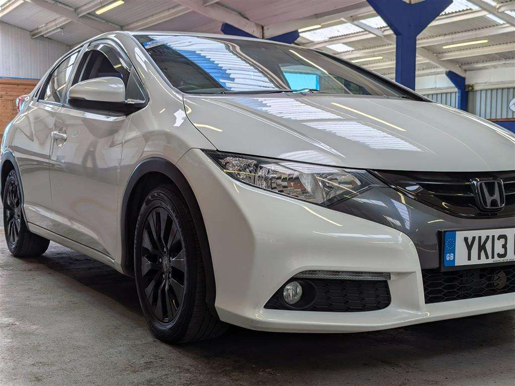 <p>2013 HONDA CIVIC I-DTEC ES</p>