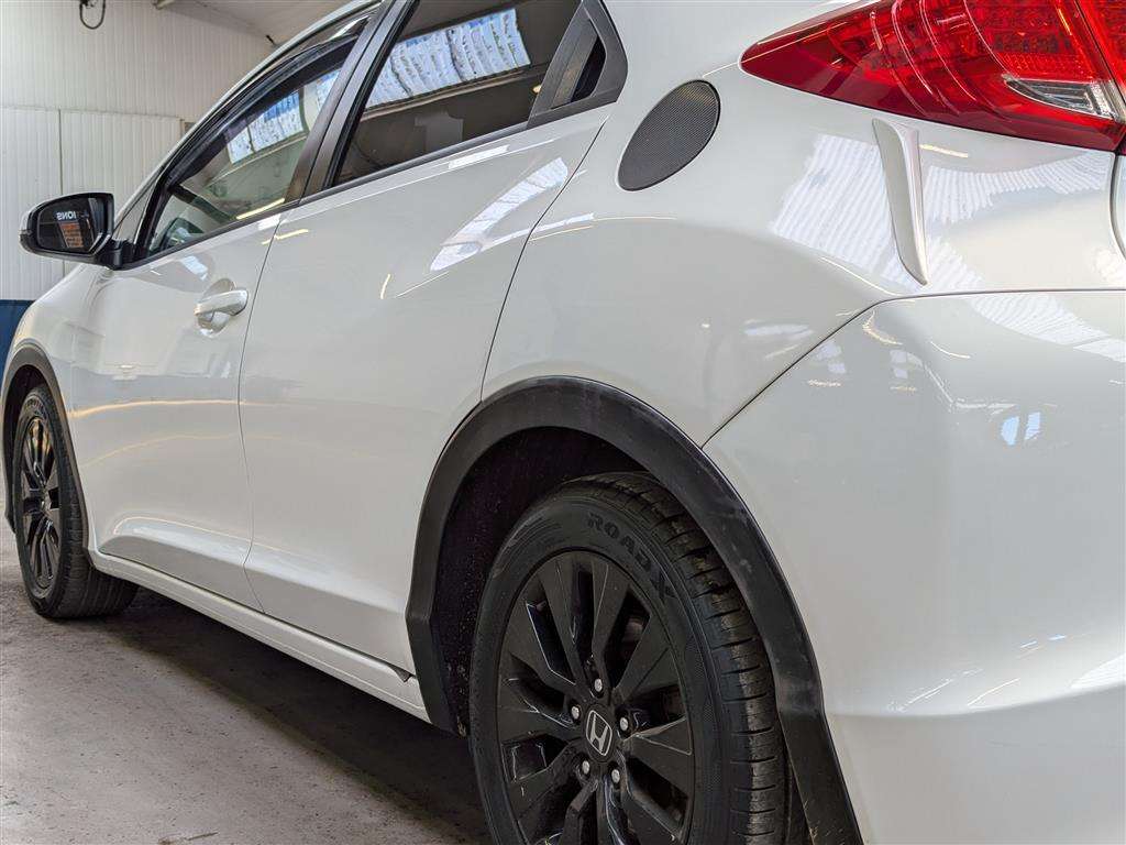 <p>2013 HONDA CIVIC I-DTEC ES</p>