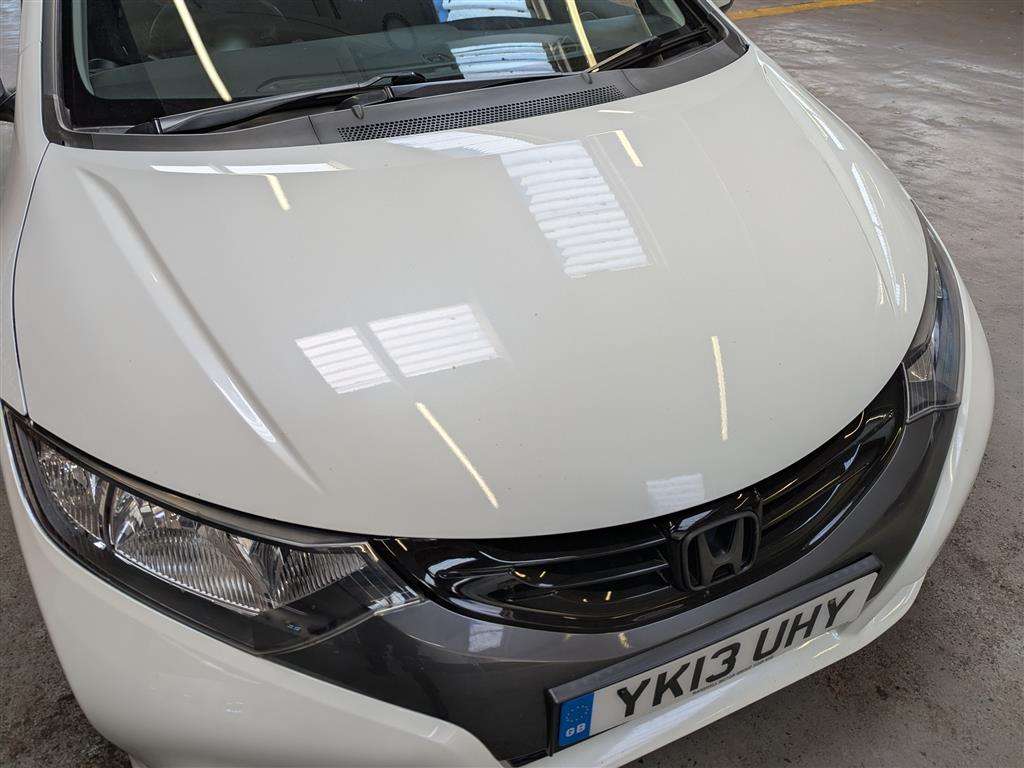 <p>2013 HONDA CIVIC I-DTEC ES</p>