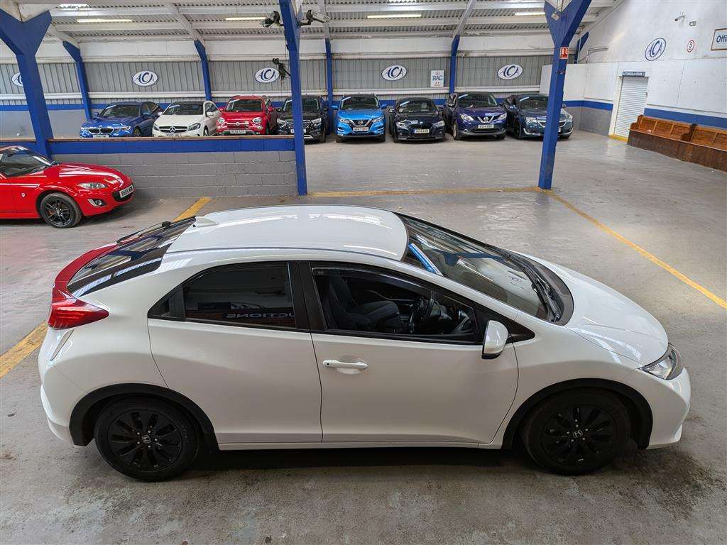 <p>2013 HONDA CIVIC I-DTEC ES</p>