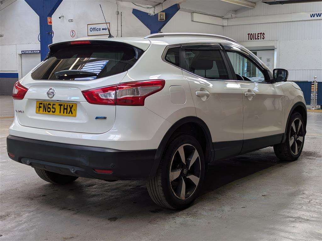 <p>2015 NISSAN QASHQAI N-TEC + DCI</p>