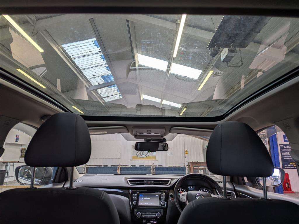 <p>2015 NISSAN QASHQAI N-TEC + DCI</p>