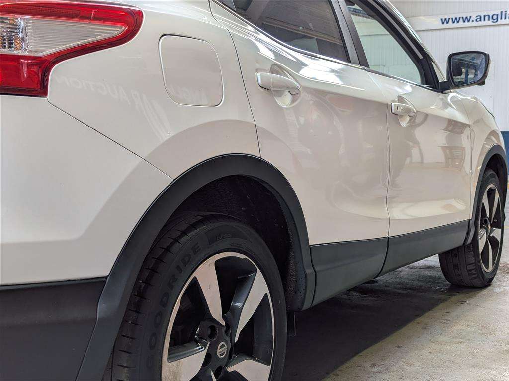 <p>2015 NISSAN QASHQAI N-TEC + DCI</p>