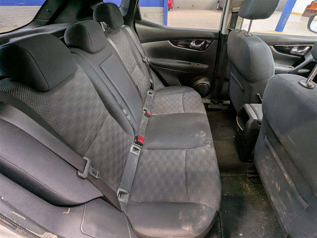 <p>2015 NISSAN QASHQAI N-TEC + DCI</p>