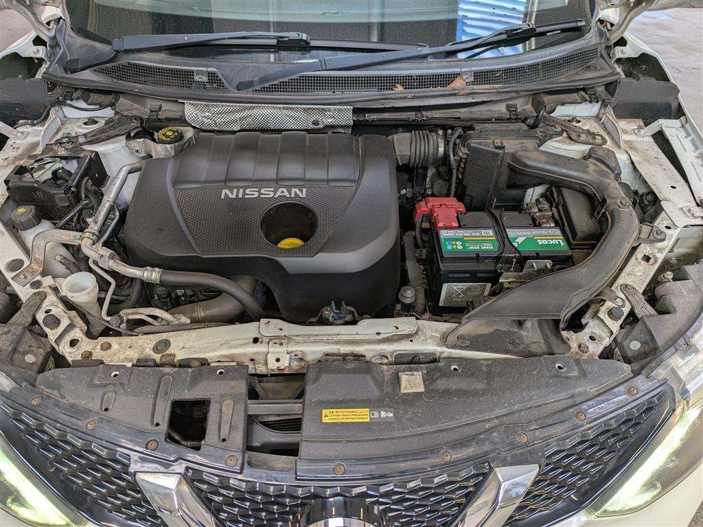 <p>2015 NISSAN QASHQAI N-TEC + DCI</p>