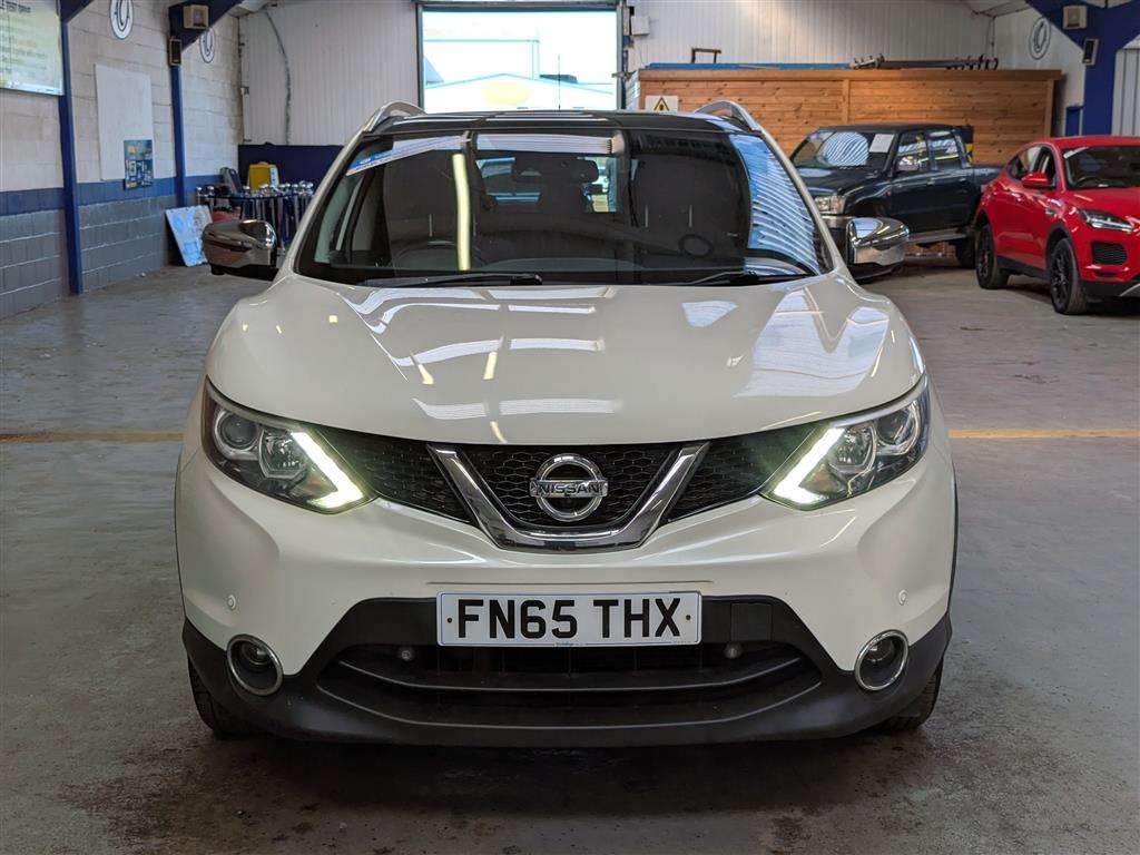 <p>2015 NISSAN QASHQAI N-TEC + DCI</p>