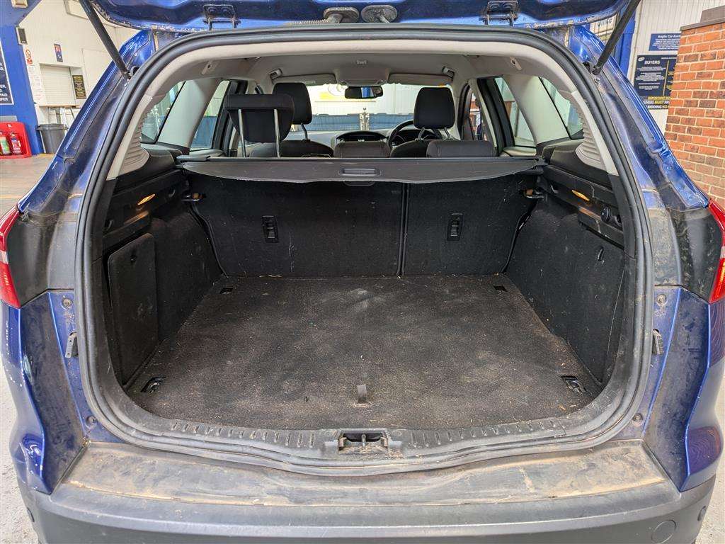 <p>2014 FORD FOCUS TITANIUM AUTO</p>