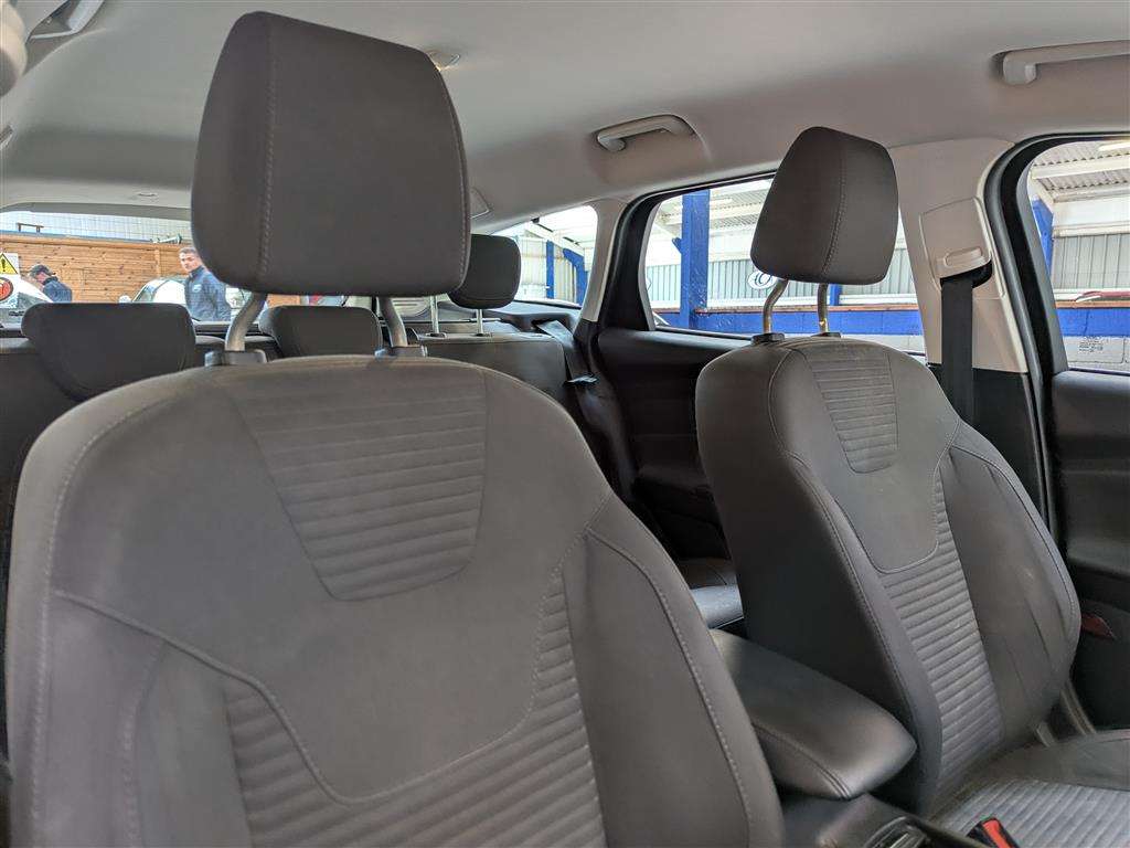 <p>2014 FORD FOCUS TITANIUM AUTO</p>