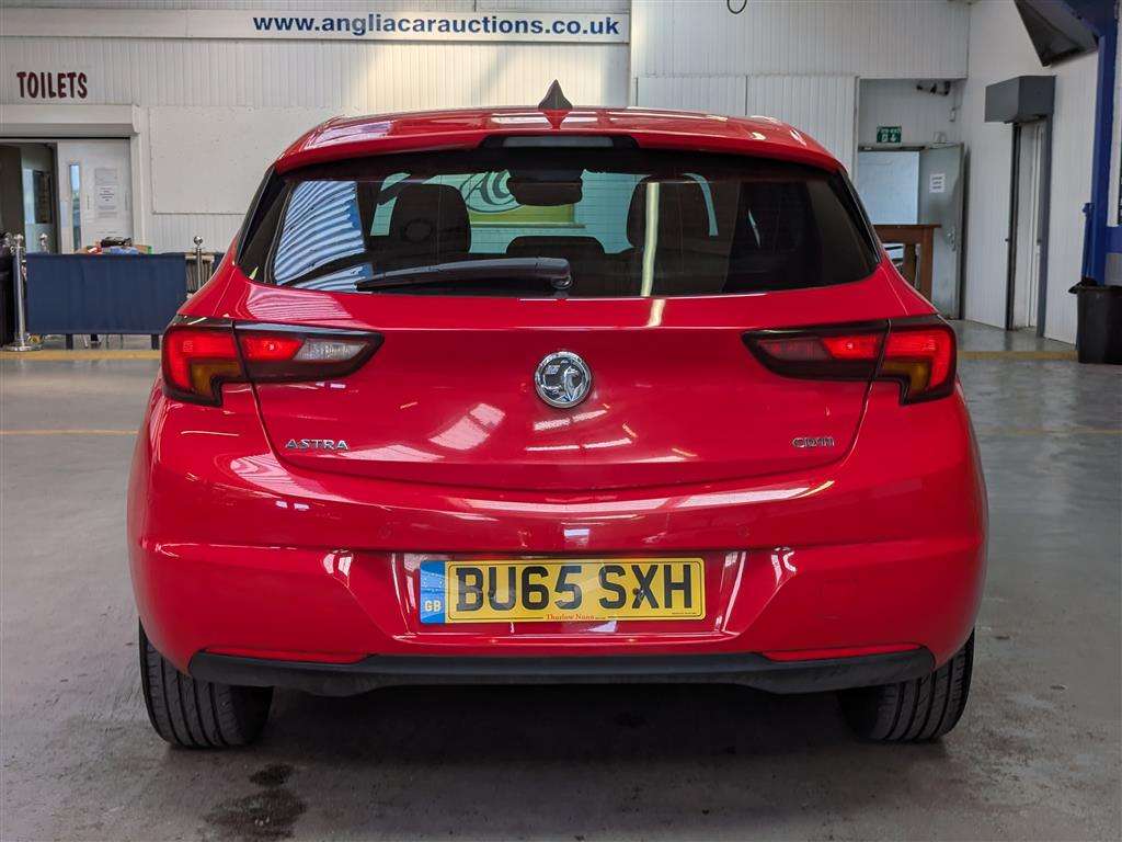 <p>2015 VAUXHALL ASTRA SRI NAV CDTI S/S</p>