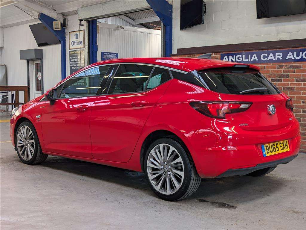 <p>2015 VAUXHALL ASTRA SRI NAV CDTI S/S</p>