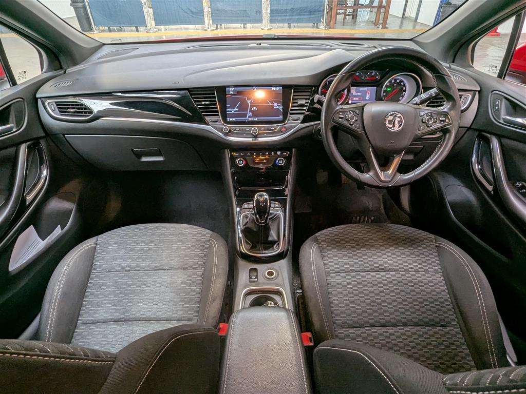 <p>2015 VAUXHALL ASTRA SRI NAV CDTI S/S</p>