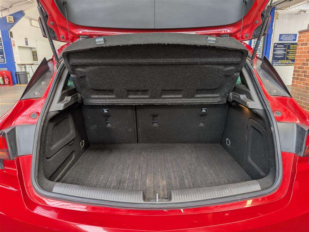 <p>2015 VAUXHALL ASTRA SRI NAV CDTI S/S</p>