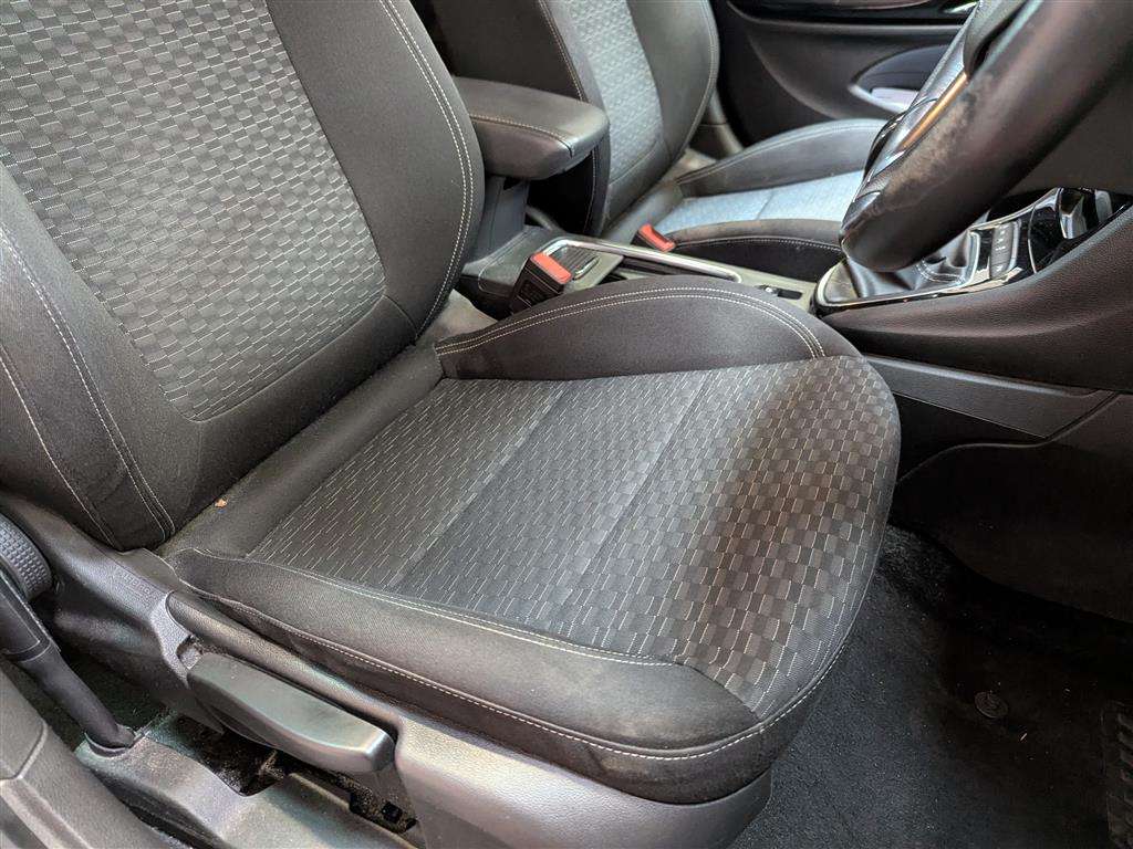 <p>2015 VAUXHALL ASTRA SRI NAV CDTI S/S</p>