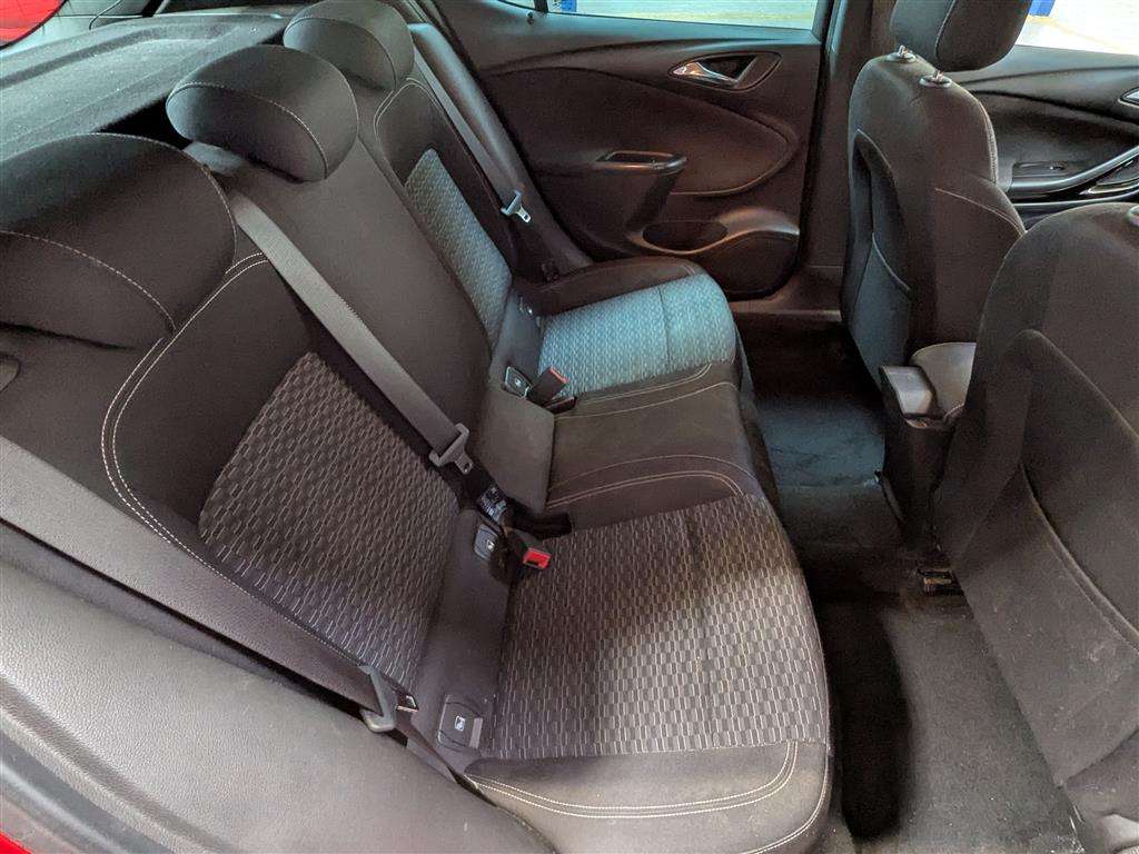 <p>2015 VAUXHALL ASTRA SRI NAV CDTI S/S</p>